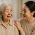 พูดช้า ชัด สุภาพ: สื่อสารกับผู้สูงอายุให้เข้าใจง่าย